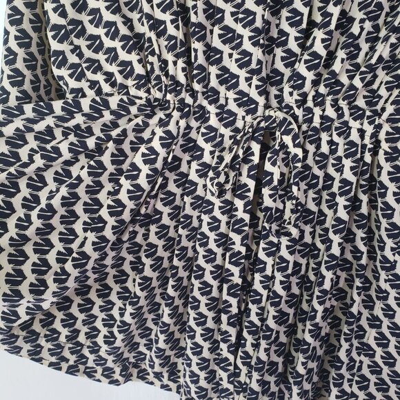 Maeve Button Front Peplum Bird Print Blouse S Tie Waist Black Ivory Pleated - Picture 4 of 9